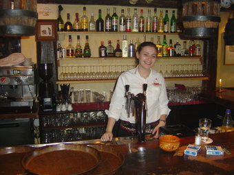 Bedienung Steakhouse Ponchos Köln